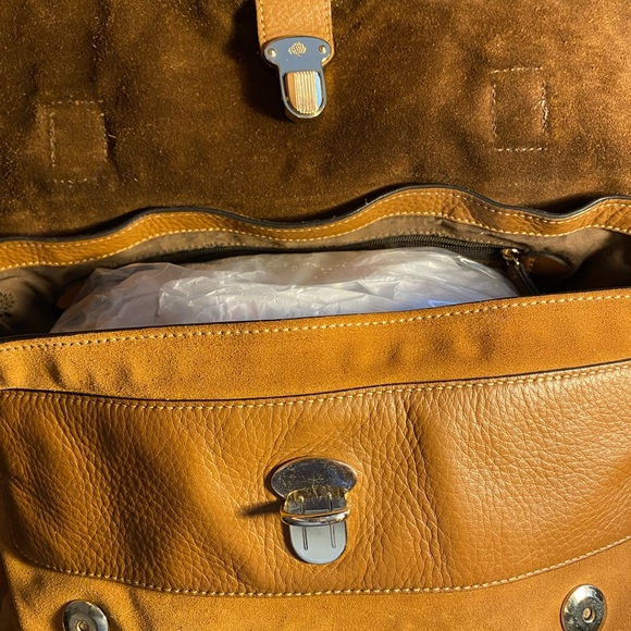 Mulberry Tassel Alexa Satchel in Sycamore Suede with Shiny Gold Tone Hardware - Picture 10 of 15